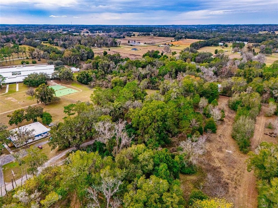 На продажу: $69,900 (1.74 acres)