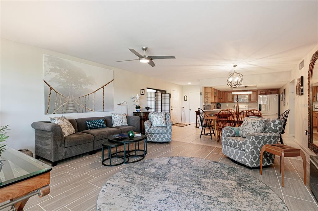 For Sale: $200,000 (2 beds, 2 baths, 1547 Square Feet)