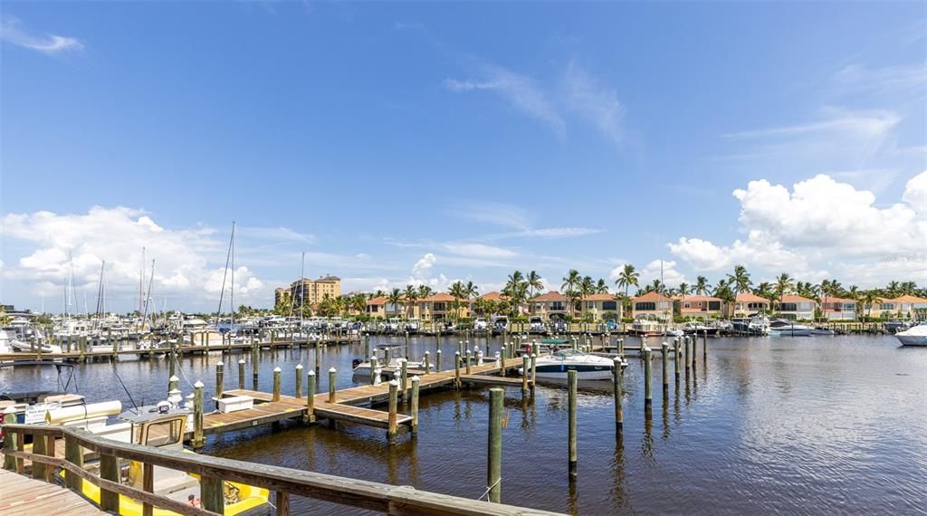 For Sale: $200,000 (2 beds, 2 baths, 1547 Square Feet)