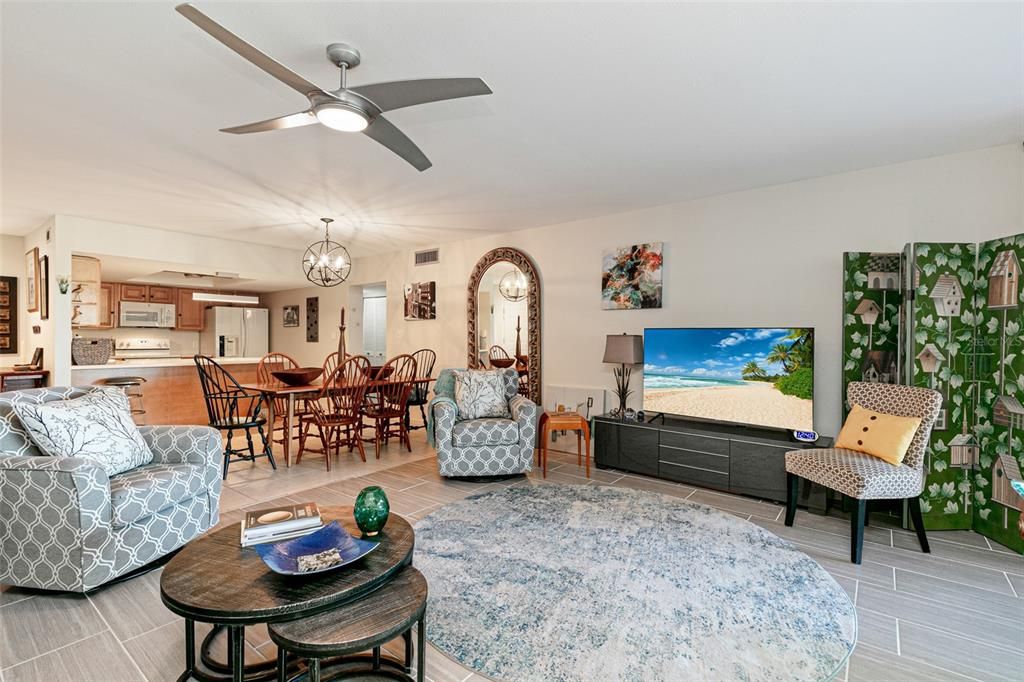 For Sale: $200,000 (2 beds, 2 baths, 1547 Square Feet)
