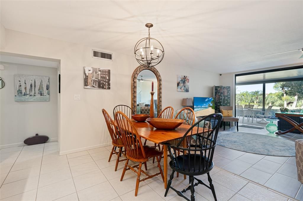 For Sale: $200,000 (2 beds, 2 baths, 1547 Square Feet)