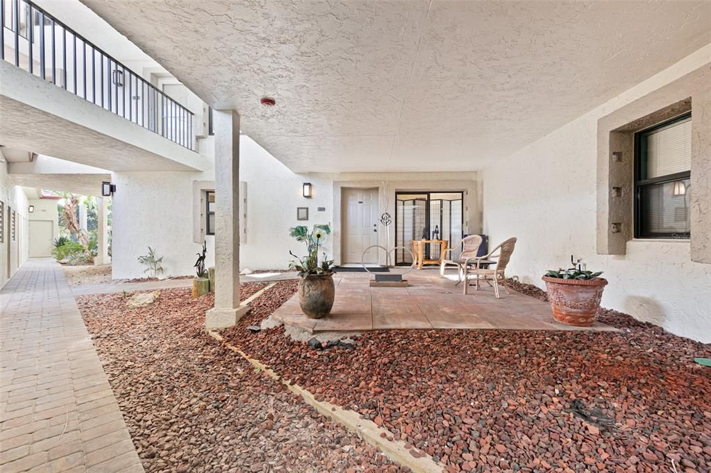 For Sale: $200,000 (2 beds, 2 baths, 1547 Square Feet)