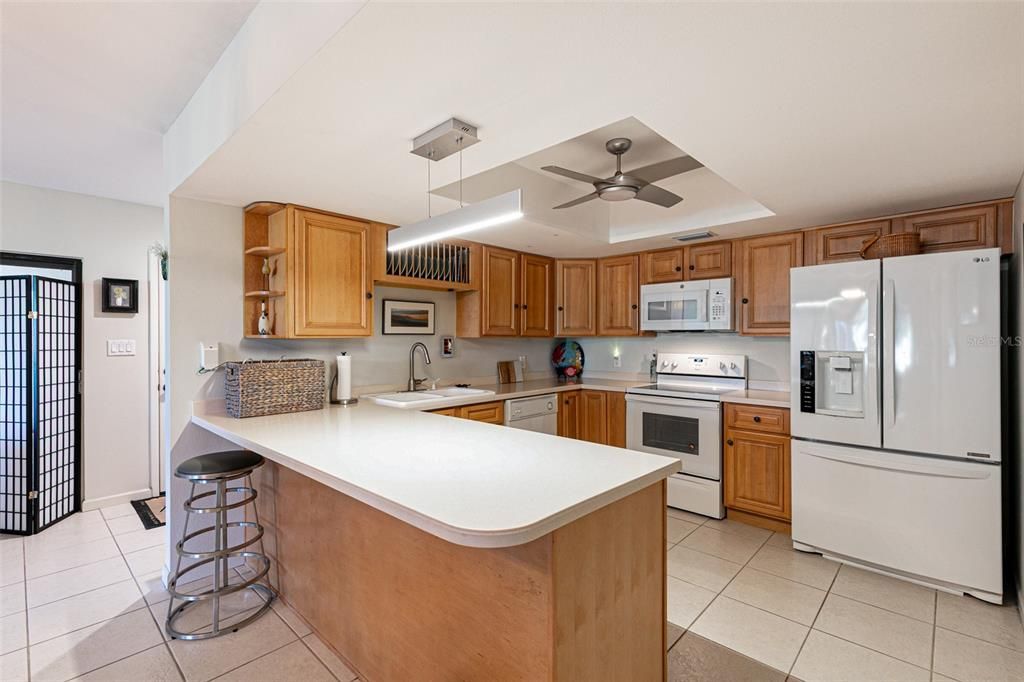 For Sale: $200,000 (2 beds, 2 baths, 1547 Square Feet)