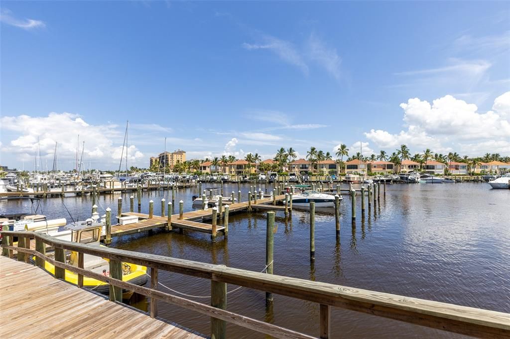 For Sale: $200,000 (2 beds, 2 baths, 1547 Square Feet)