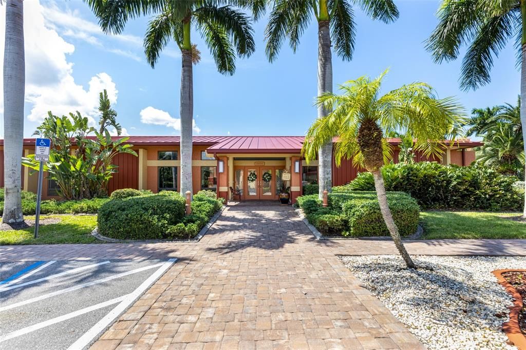 For Sale: $200,000 (2 beds, 2 baths, 1547 Square Feet)