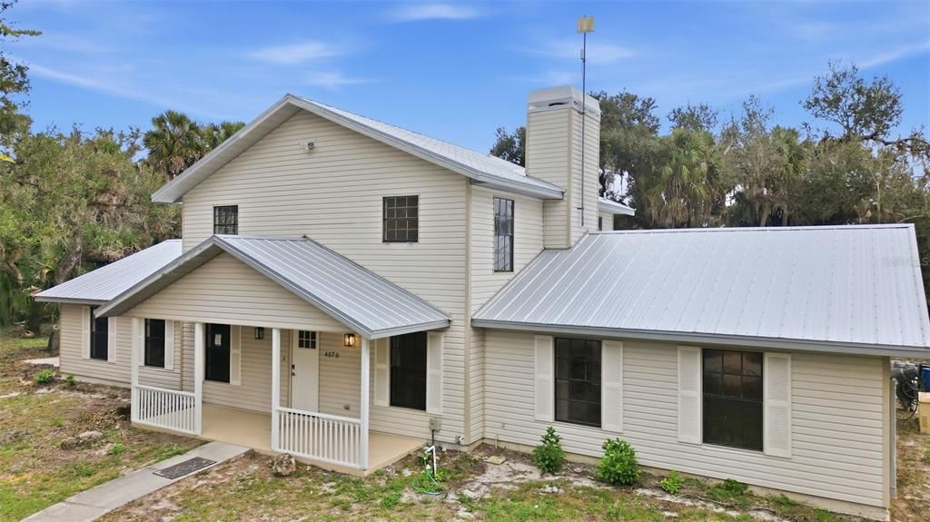 Vendido Recientemente: $789,900 (4 camas, 2 baños, 3528 Pies cuadrados)