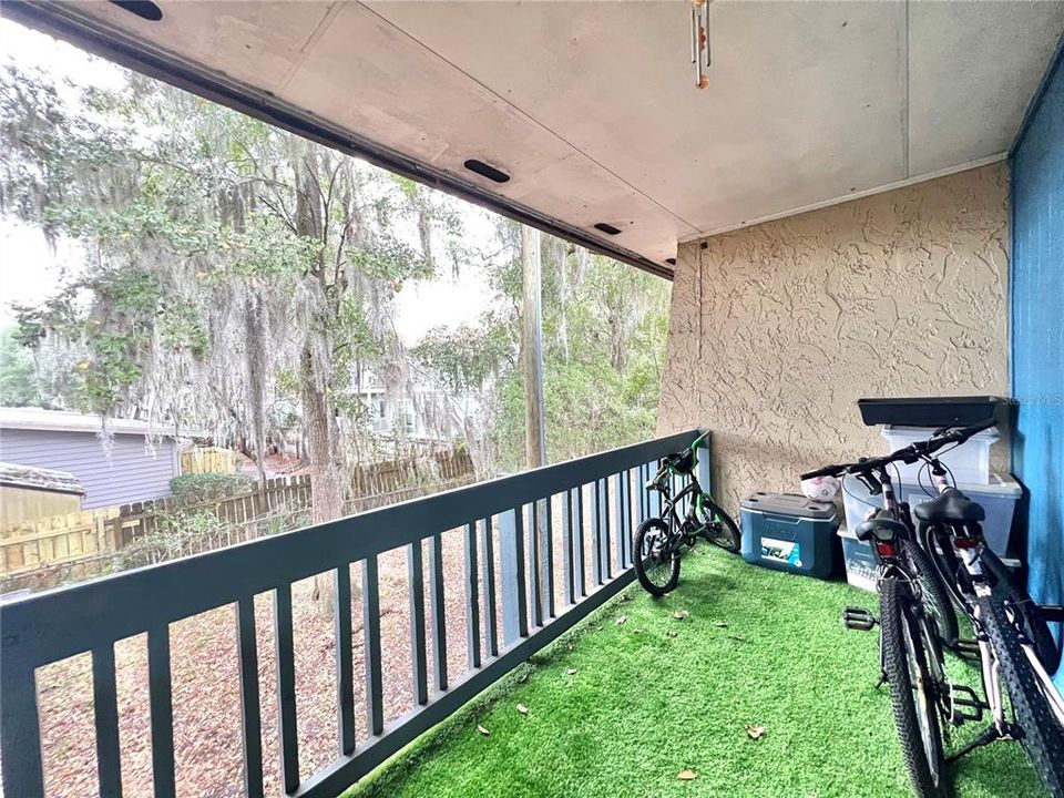 For Sale: $80,000 (2 beds, 1 baths, 876 Square Feet)