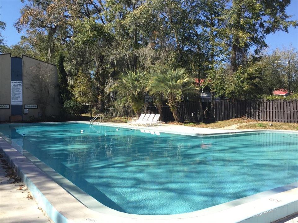 For Sale: $80,000 (2 beds, 1 baths, 876 Square Feet)