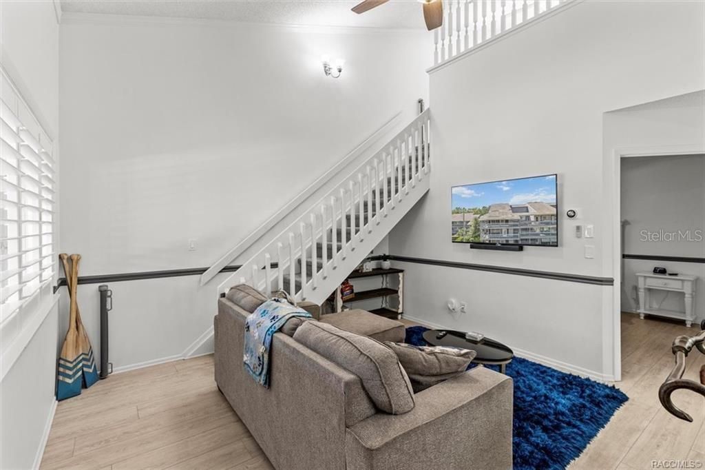 For Sale: $245,000 (2 beds, 1 baths, 730 Square Feet)