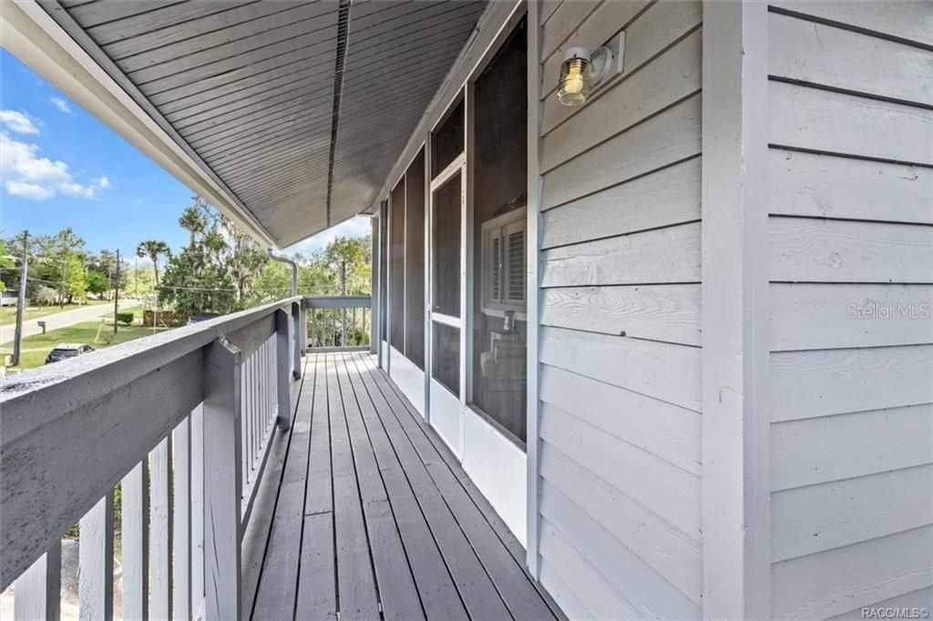 For Sale: $245,000 (2 beds, 1 baths, 730 Square Feet)