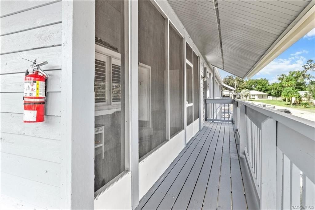 For Sale: $245,000 (2 beds, 1 baths, 730 Square Feet)