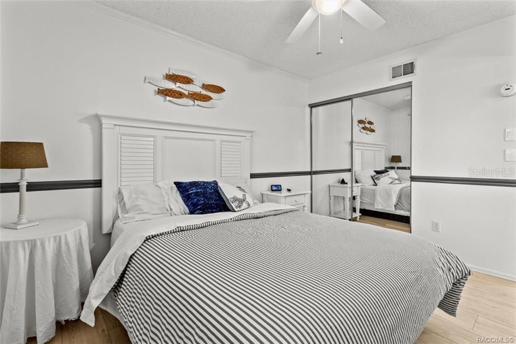 For Sale: $245,000 (2 beds, 1 baths, 730 Square Feet)