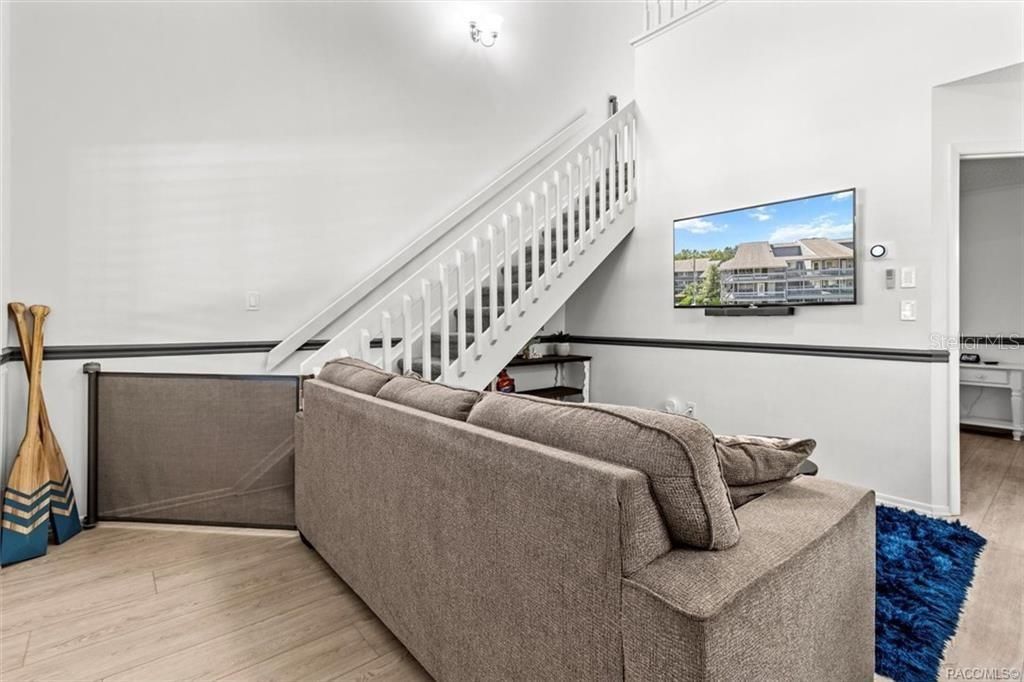 For Sale: $245,000 (2 beds, 1 baths, 730 Square Feet)