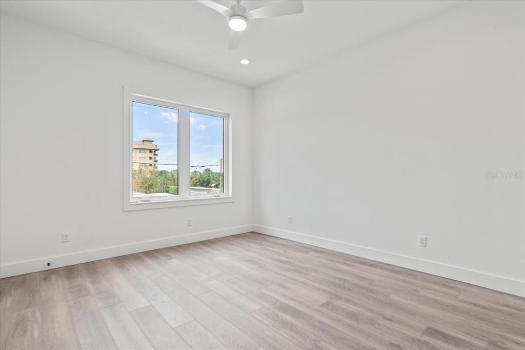 На продажу: $3,149,000 (4 спален, 4 ванн, 4104 Квадратных фут)