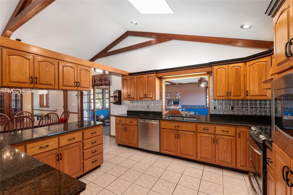 На продажу: $1,295,000 (3 спален, 2 ванн, 2936 Квадратных фут)