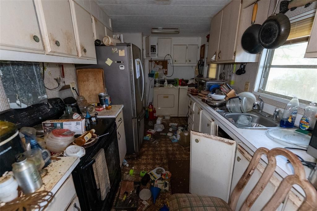 待售: $130,000 (2 贝兹, 2 浴室, 1056 平方英尺)