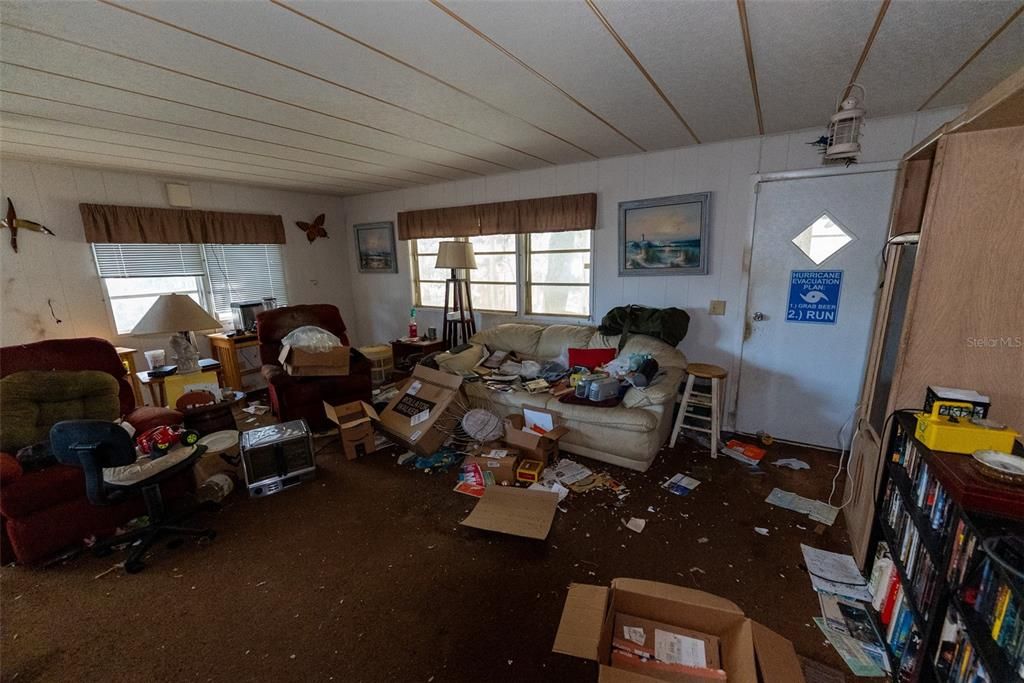 待售: $130,000 (2 贝兹, 2 浴室, 1056 平方英尺)