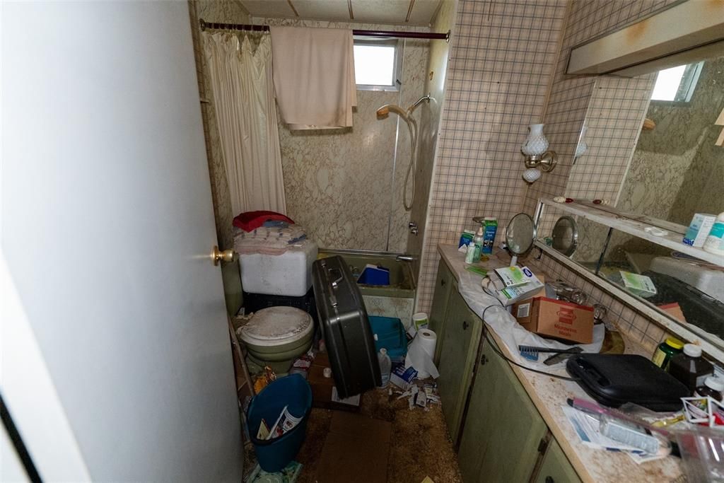 待售: $130,000 (2 贝兹, 2 浴室, 1056 平方英尺)