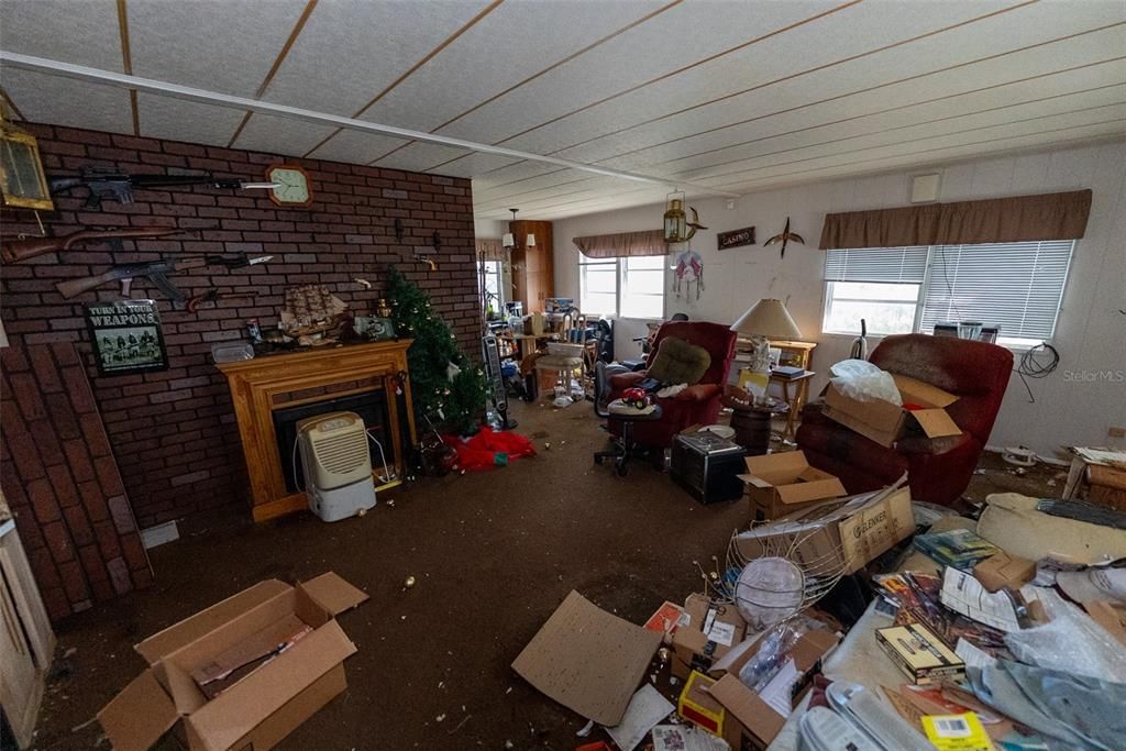 待售: $130,000 (2 贝兹, 2 浴室, 1056 平方英尺)