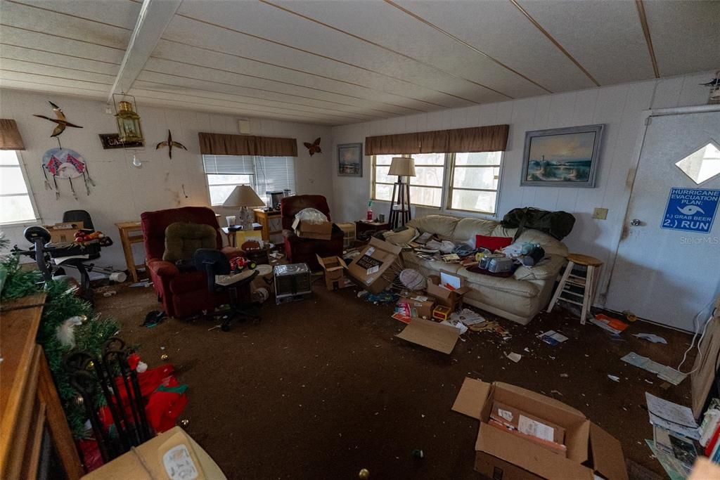 待售: $130,000 (2 贝兹, 2 浴室, 1056 平方英尺)