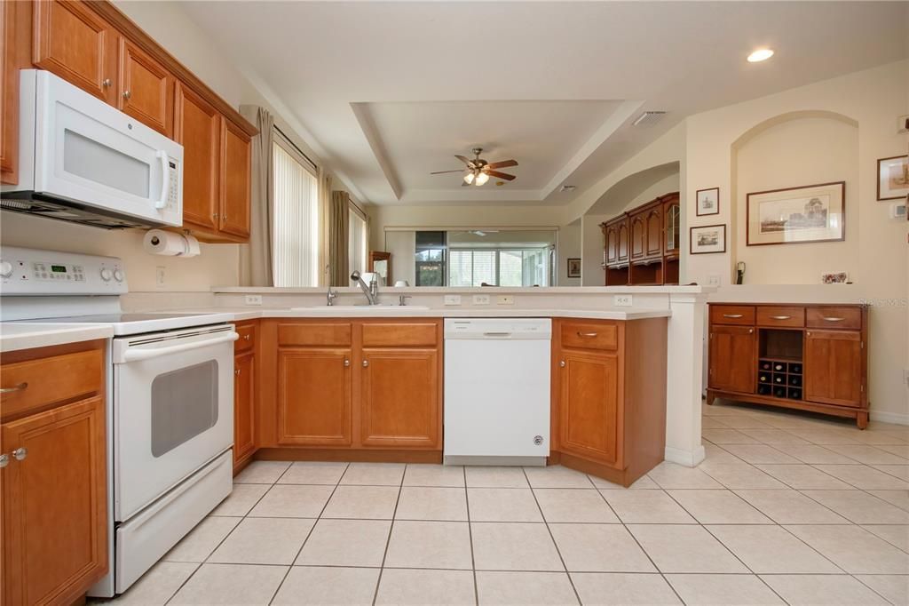 For Sale: $327,000 (2 beds, 2 baths, 1503 Square Feet)
