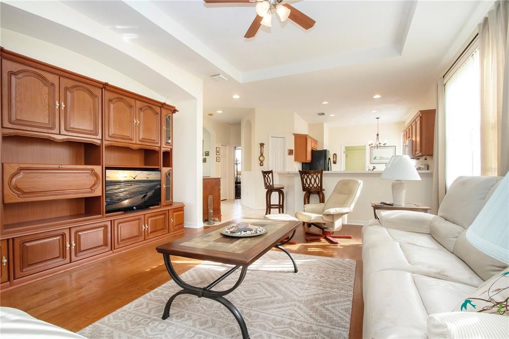 For Sale: $327,000 (2 beds, 2 baths, 1503 Square Feet)