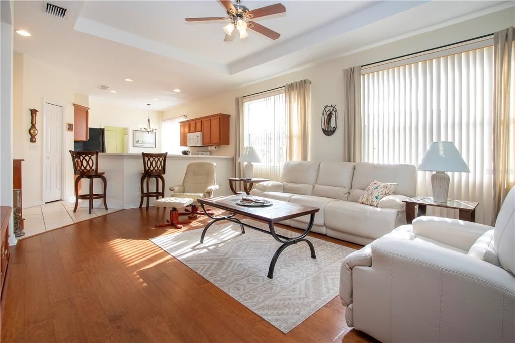 For Sale: $327,000 (2 beds, 2 baths, 1503 Square Feet)