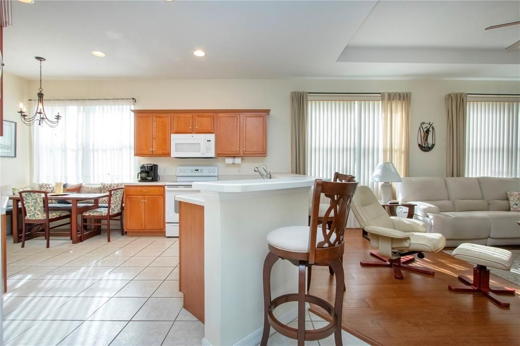 For Sale: $327,000 (2 beds, 2 baths, 1503 Square Feet)