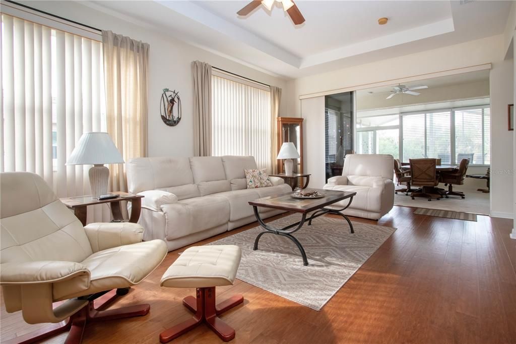 For Sale: $327,000 (2 beds, 2 baths, 1503 Square Feet)