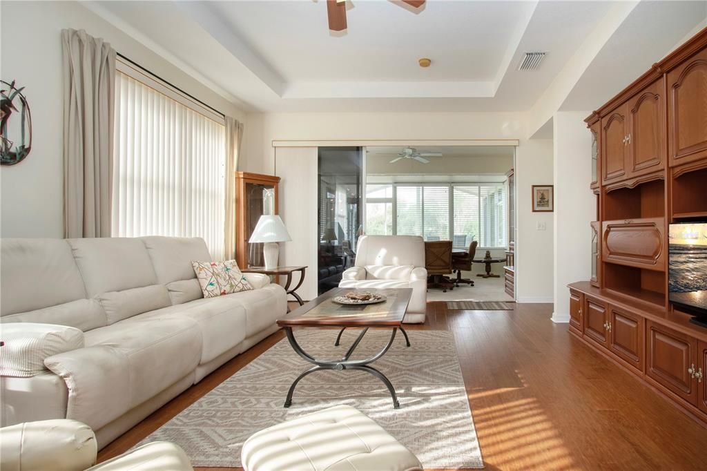 For Sale: $327,000 (2 beds, 2 baths, 1503 Square Feet)