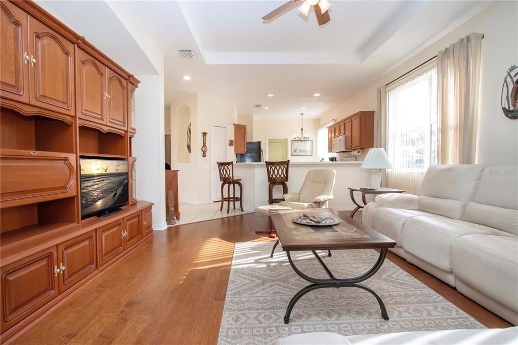 For Sale: $327,000 (2 beds, 2 baths, 1503 Square Feet)