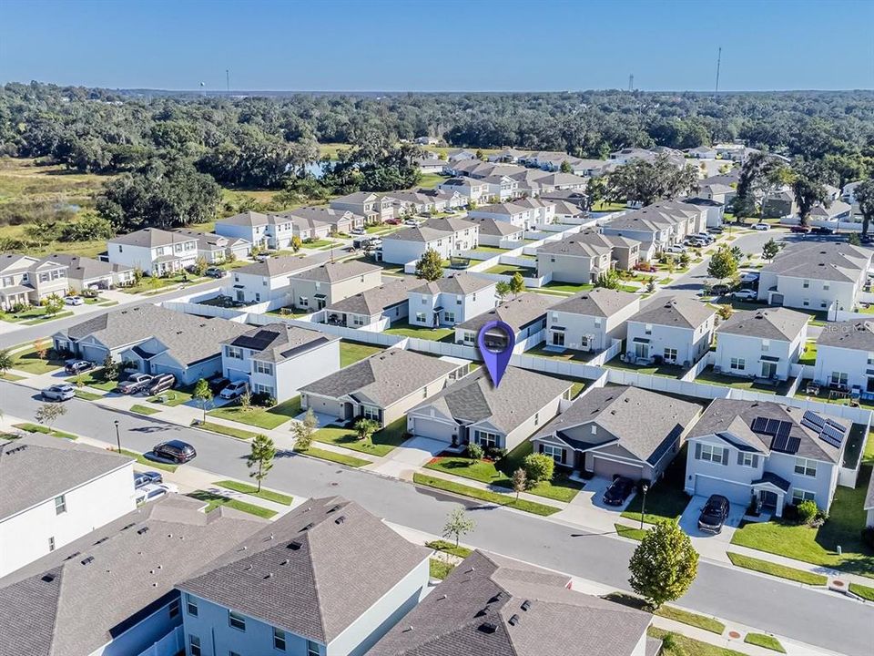 For Rent: $2,200 (4 beds, 2 baths, 1827 Square Feet)