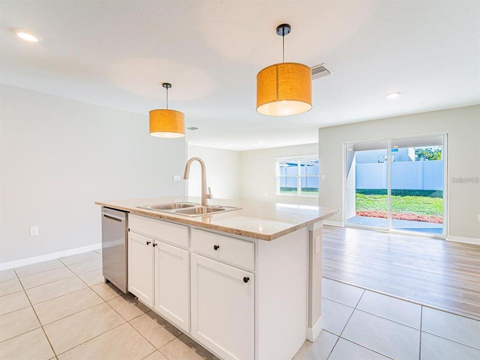 For Rent: $2,200 (4 beds, 2 baths, 1827 Square Feet)