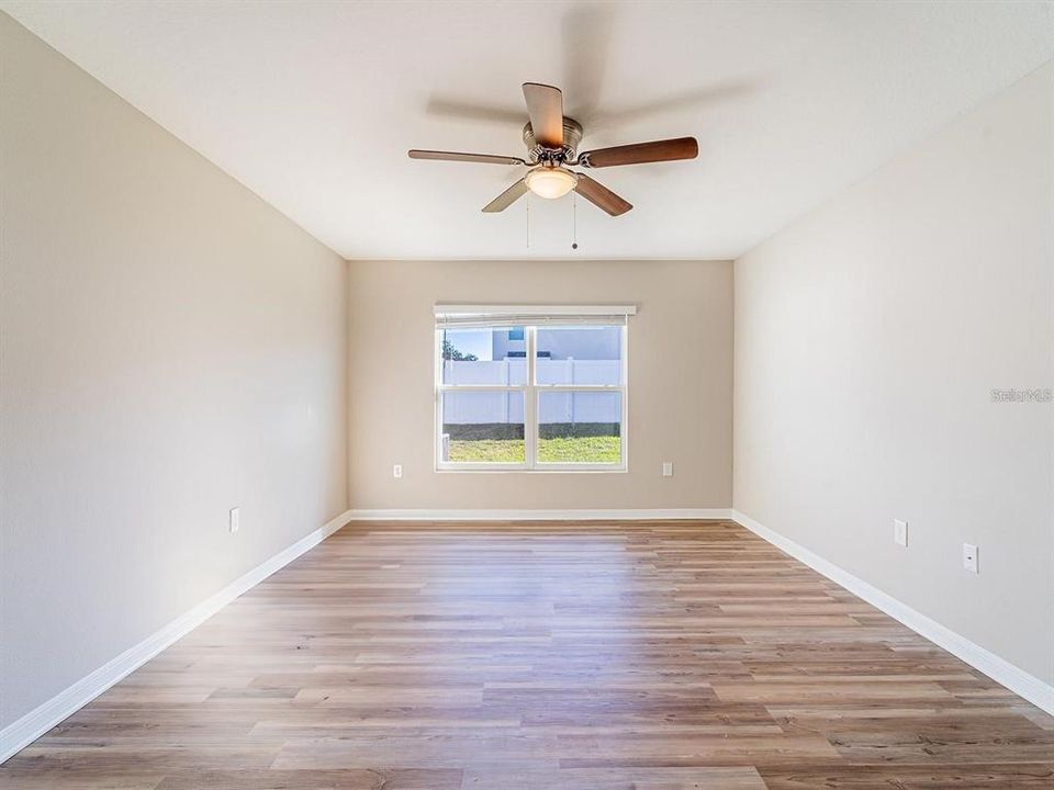 For Rent: $2,200 (4 beds, 2 baths, 1827 Square Feet)