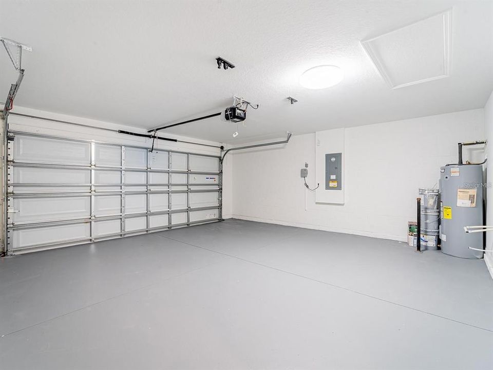 For Rent: $2,200 (4 beds, 2 baths, 1827 Square Feet)