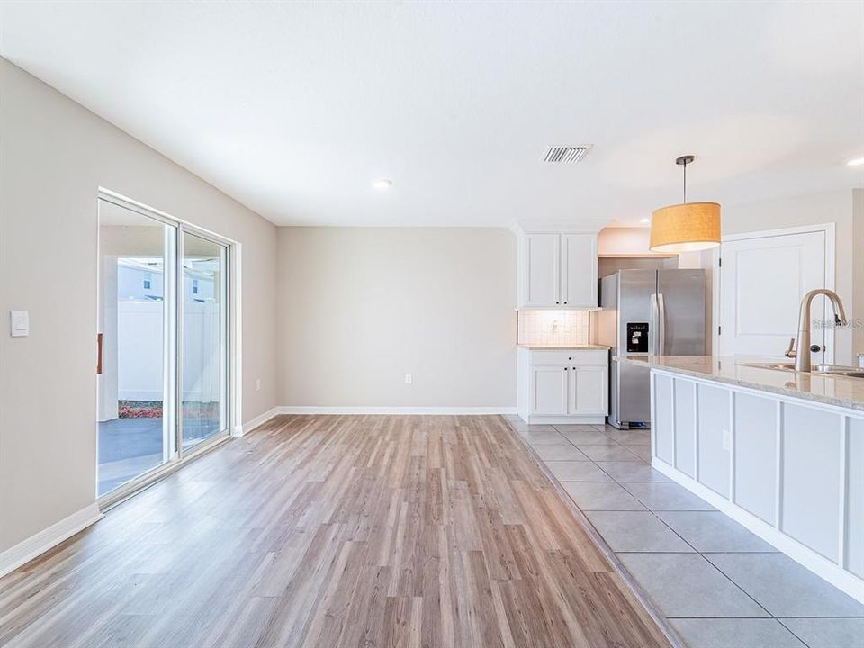 For Rent: $2,200 (4 beds, 2 baths, 1827 Square Feet)
