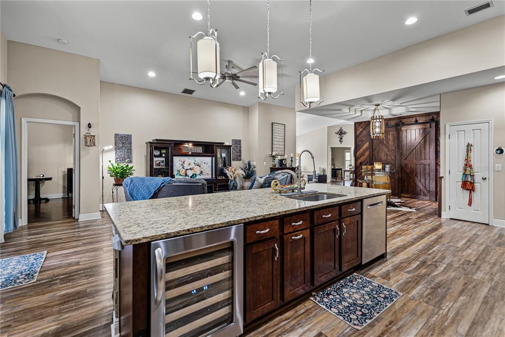 For Sale: $725,000 (4 beds, 3 baths, 2632 Square Feet)