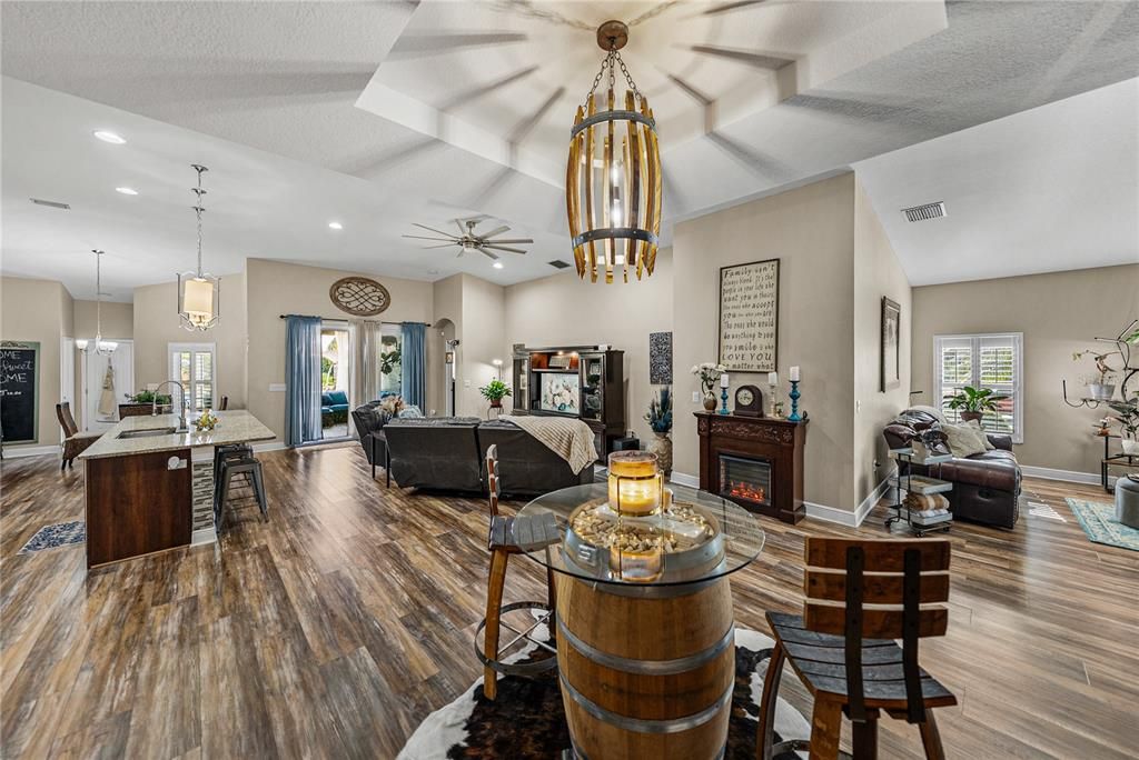 For Sale: $725,000 (4 beds, 3 baths, 2632 Square Feet)