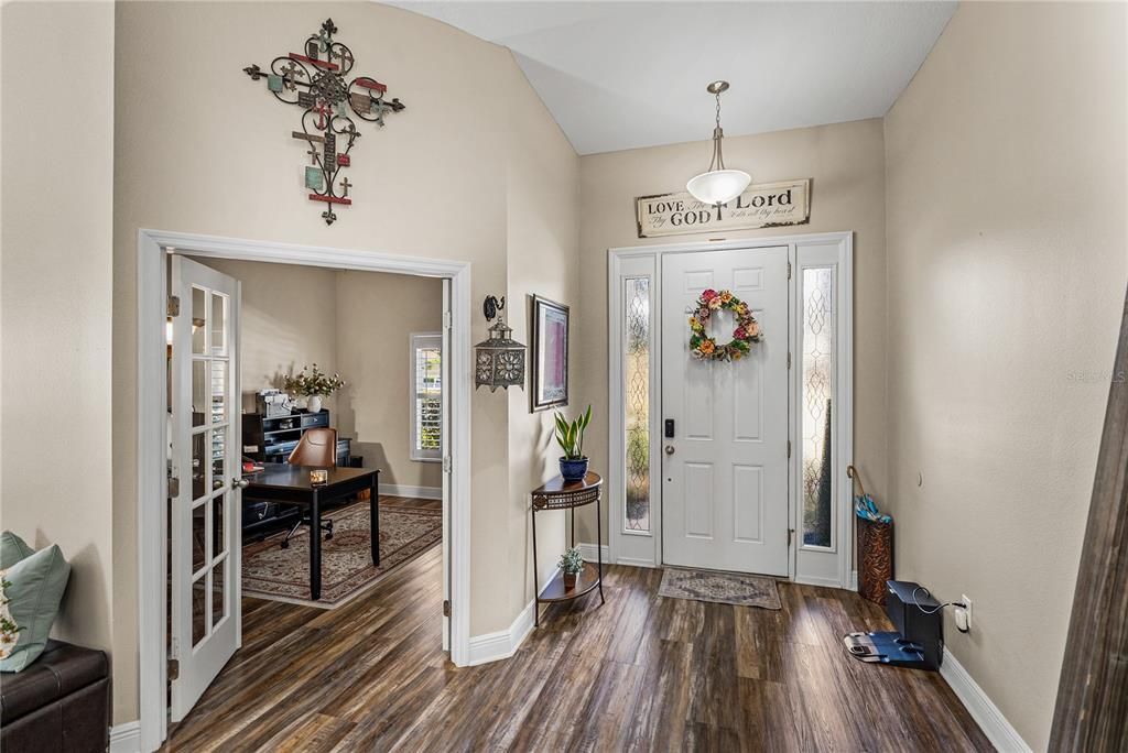 For Sale: $725,000 (4 beds, 3 baths, 2632 Square Feet)