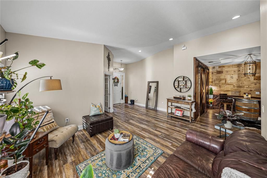 For Sale: $725,000 (4 beds, 3 baths, 2632 Square Feet)