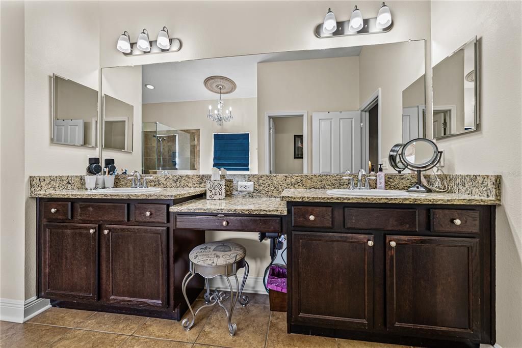 For Sale: $725,000 (4 beds, 3 baths, 2632 Square Feet)