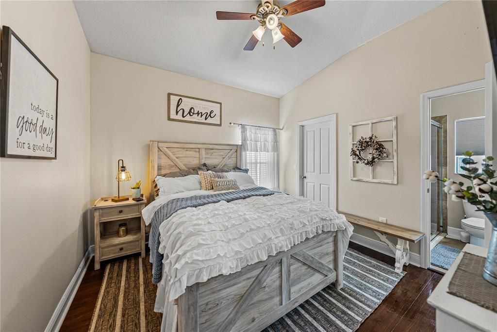 For Sale: $725,000 (4 beds, 3 baths, 2632 Square Feet)