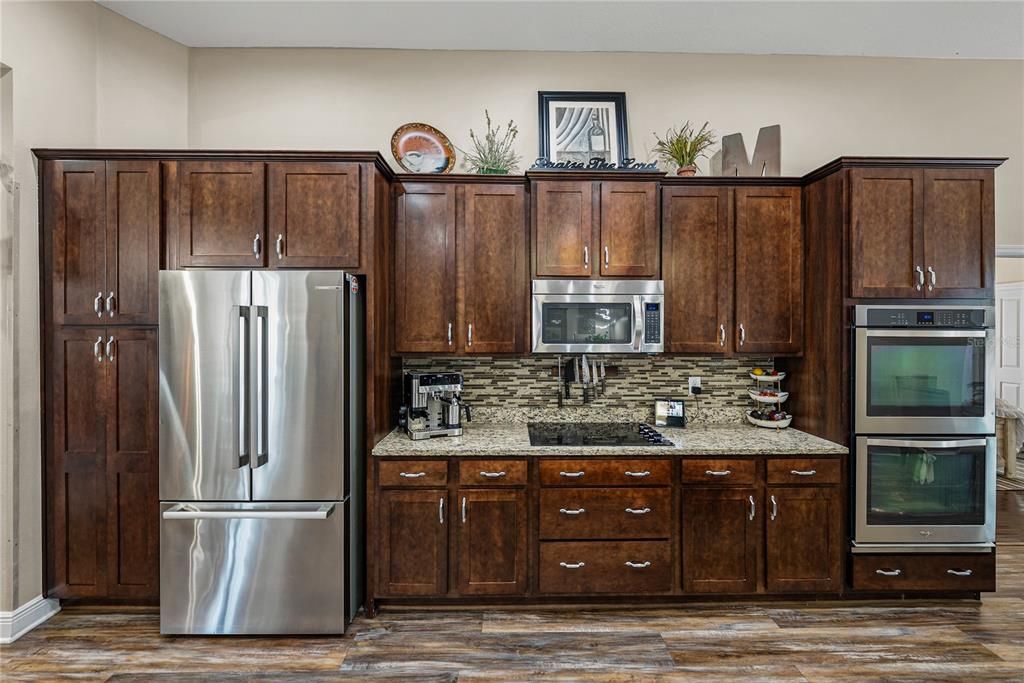 For Sale: $725,000 (4 beds, 3 baths, 2632 Square Feet)