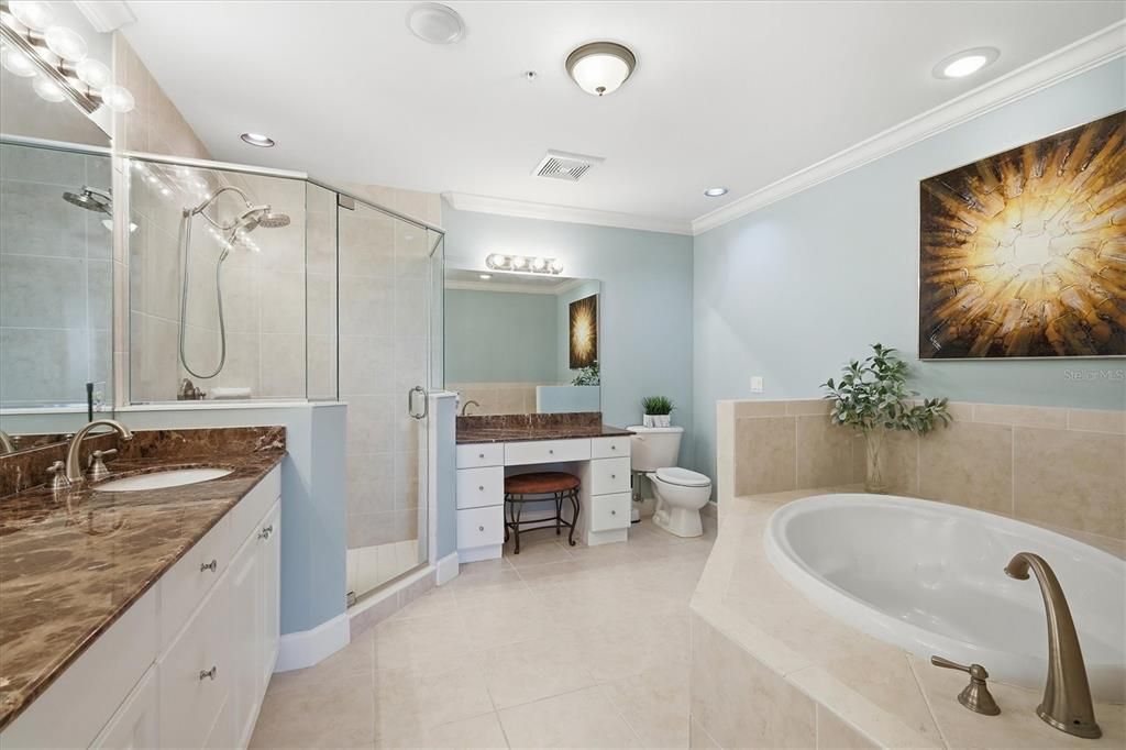 На продажу: $499,900 (2 спален, 2 ванн, 1688 Квадратных фут)