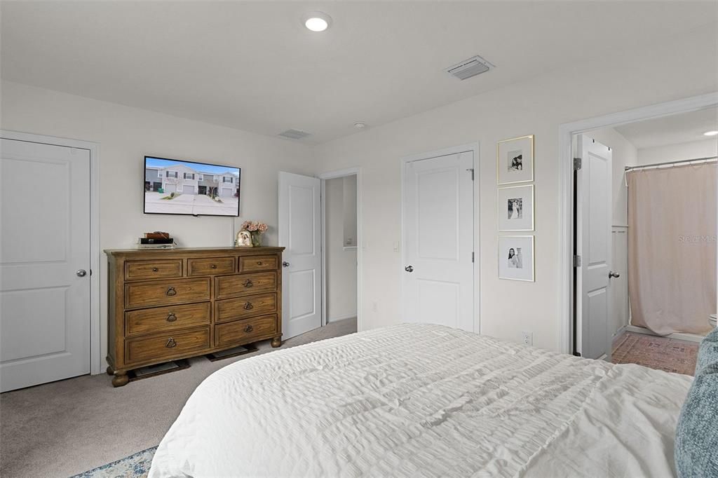 For Sale: $229,000 (3 beds, 2 baths, 1688 Square Feet)