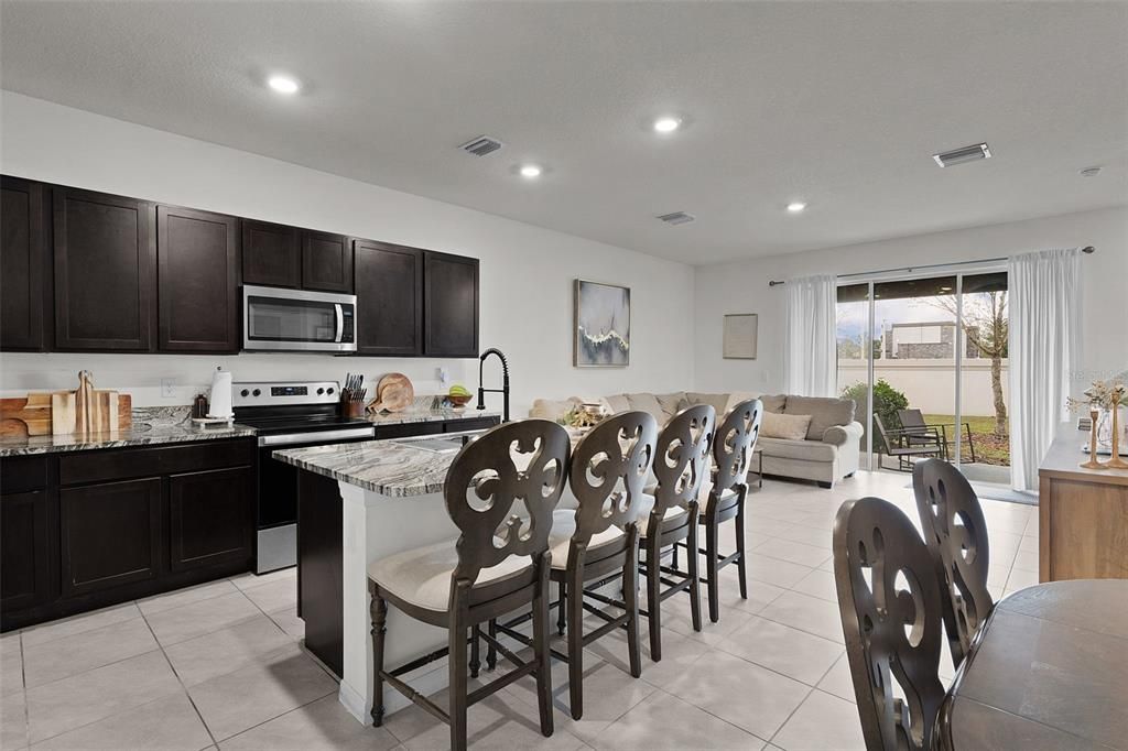 For Sale: $229,000 (3 beds, 2 baths, 1688 Square Feet)