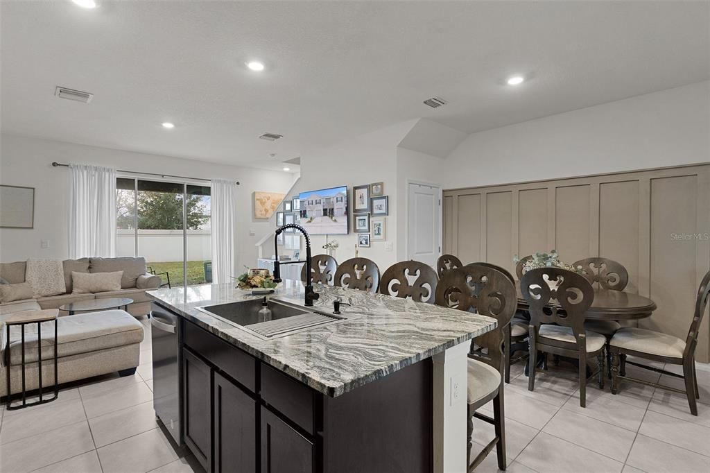 For Sale: $229,000 (3 beds, 2 baths, 1688 Square Feet)