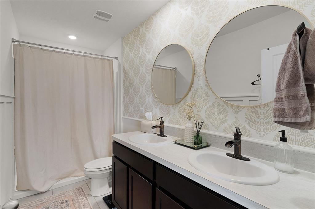 For Sale: $229,000 (3 beds, 2 baths, 1688 Square Feet)