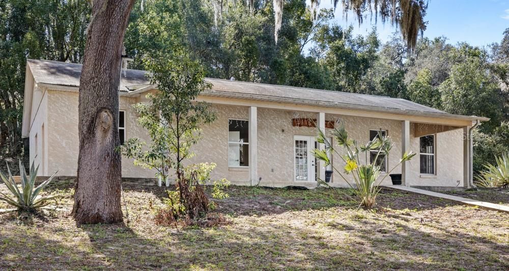 For Sale: $1,500,000 (6 beds, 5 baths, 5071 Square Feet)