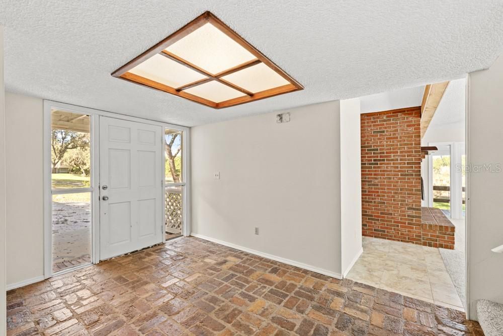 For Sale: $1,500,000 (6 beds, 5 baths, 5071 Square Feet)